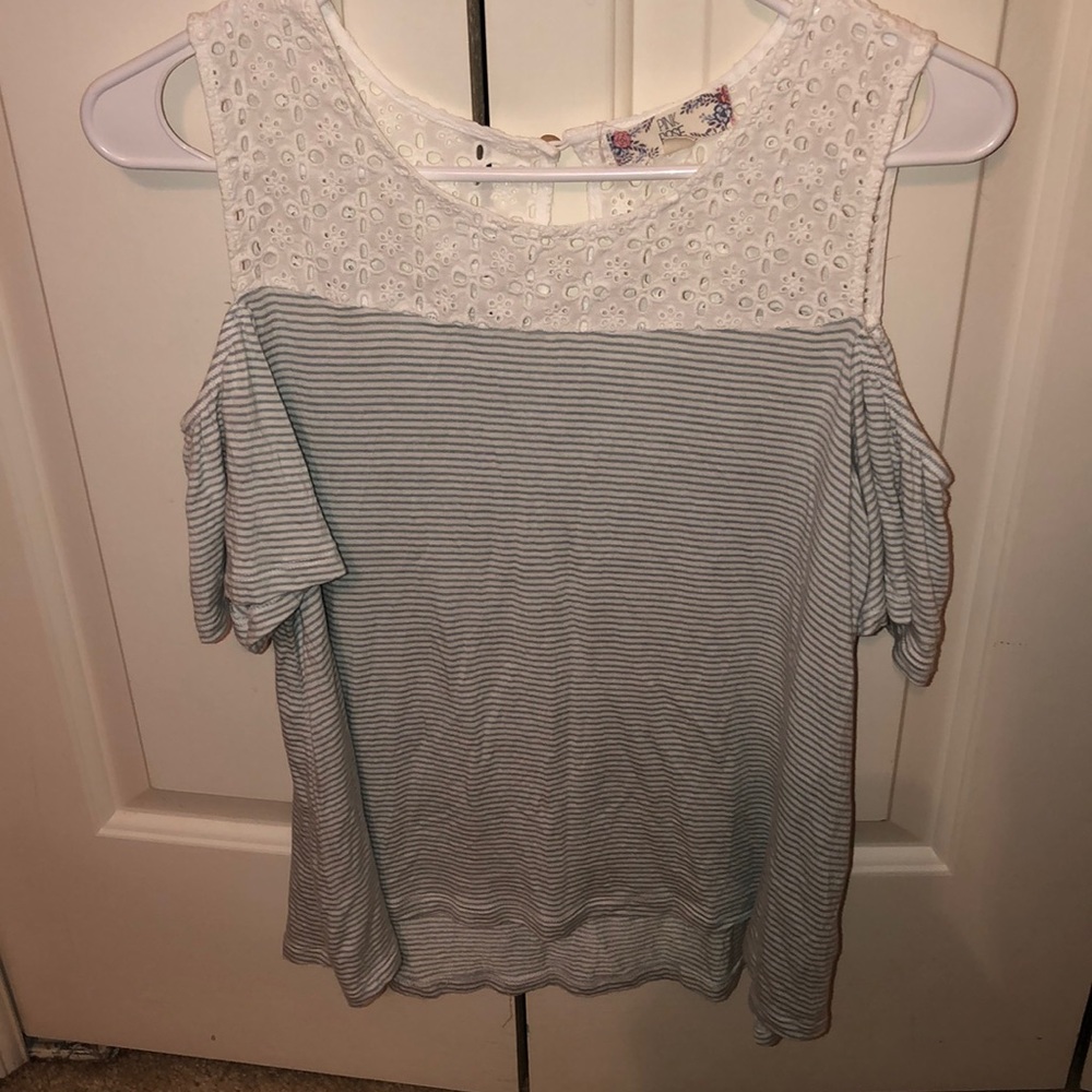Pretty, cold shoulder top